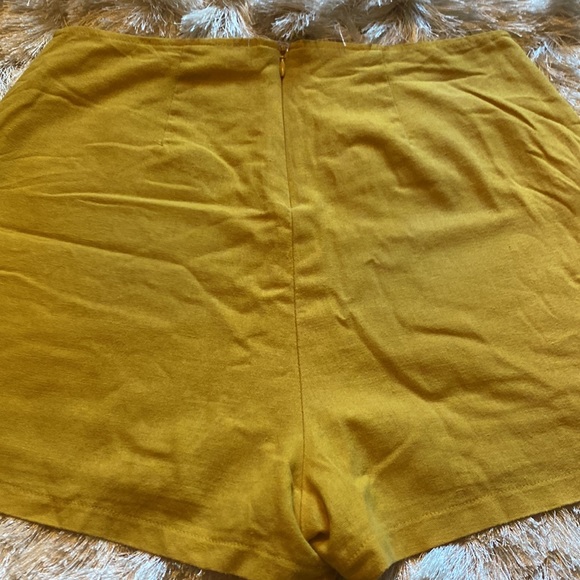 Nordstrom Leith Mustard Yellow High Waist Shorts size Medium - Picture 4 of 5